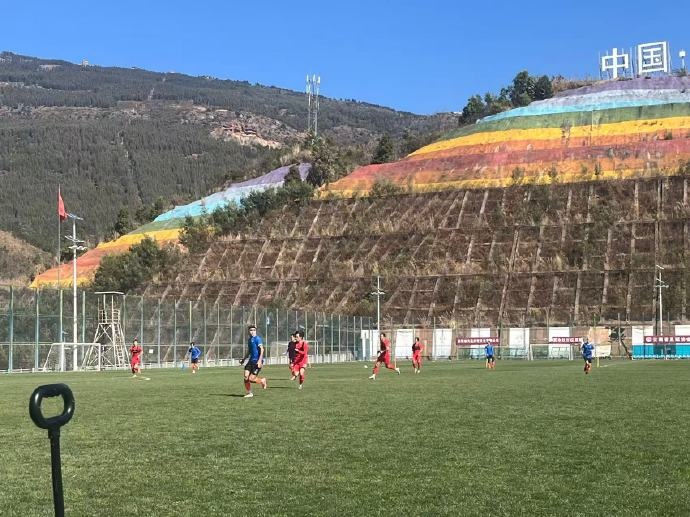 即时比分直播-1月24日，上海海港B队在云南昆明海埂基地完成了为期三周的冬训