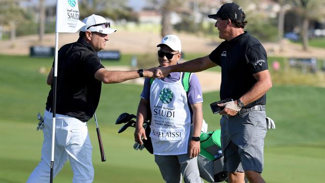 1620289162121003300.png mickelson_1920_saudi20_fist_bump_wed.png